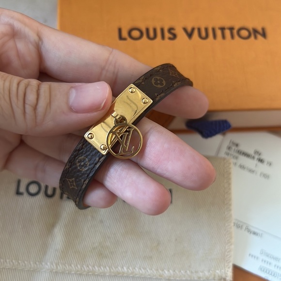 Louis Vuitton leather bracelet - Picture 2 of 3